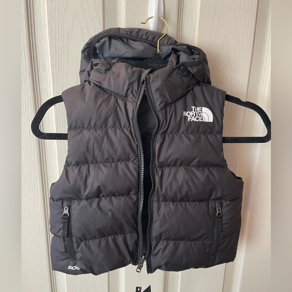 North Face kids reversible vest , Black XS
Runs small